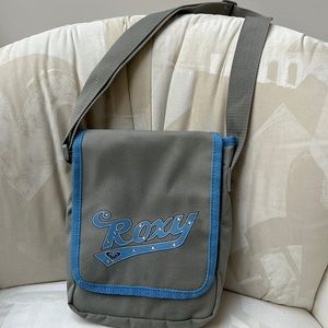 ROXY canvas bag.